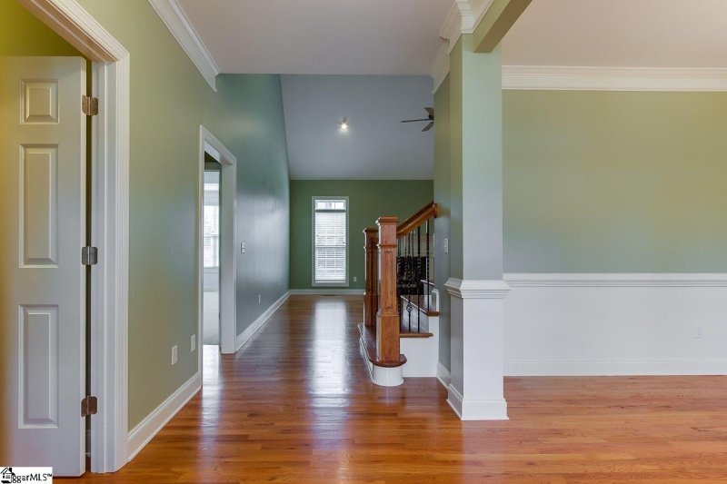 Property image 4 at 9 Lone Oak Avenue, Simpsonville, SC 29681