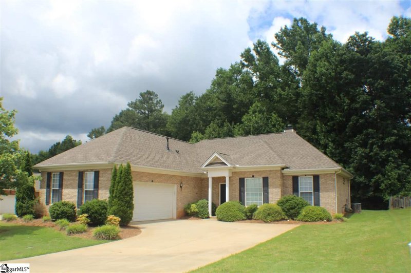 Property image 2 at 10 Macintyre Street, Simpsonville, SC 29680