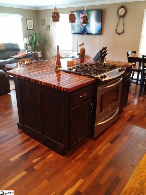 Property image 3 at 115 Boxwood Lane, Greer, SC 29650