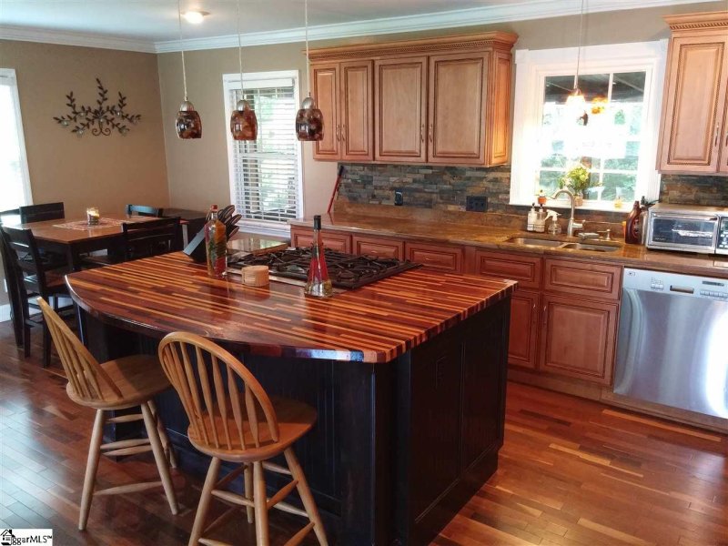 Property image 4 at 115 Boxwood Lane, Greer, SC 29650