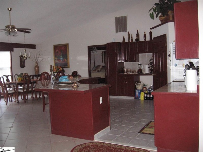 Property image 3 at 8 Georgia Belle Lane, Greer, SC 29650