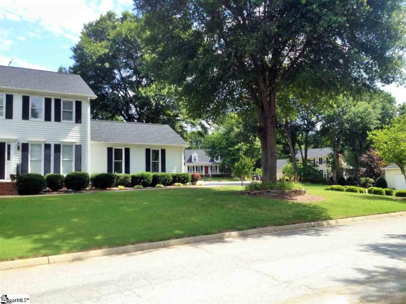 Property image 2 at 3 Legrae Court, Taylors, SC 29687-4156