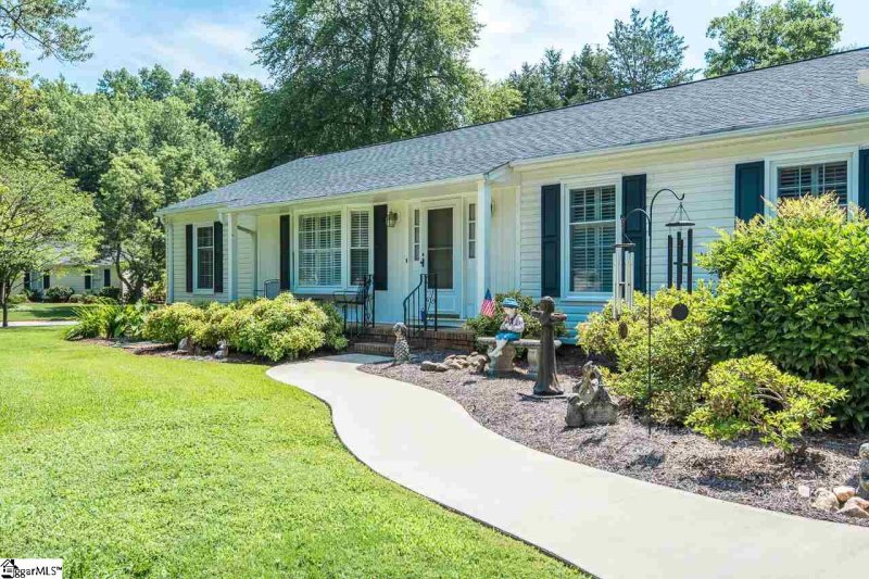 Property image 2 at 4901 Crosscreek Lane, Greenville, SC 29615