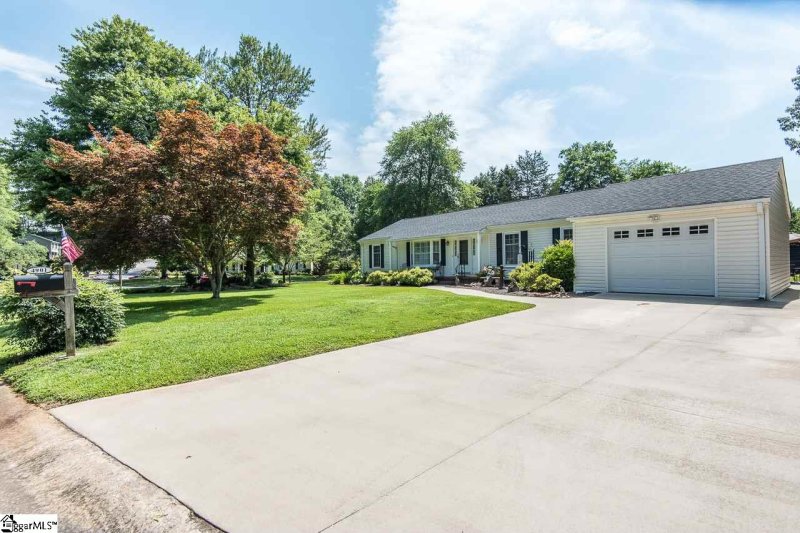 Property image 3 at 4901 Crosscreek Lane, Greenville, SC 29615