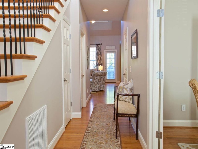 Property image 2 at 102 Holland Trace Circle, Simpsonville, SC 29681