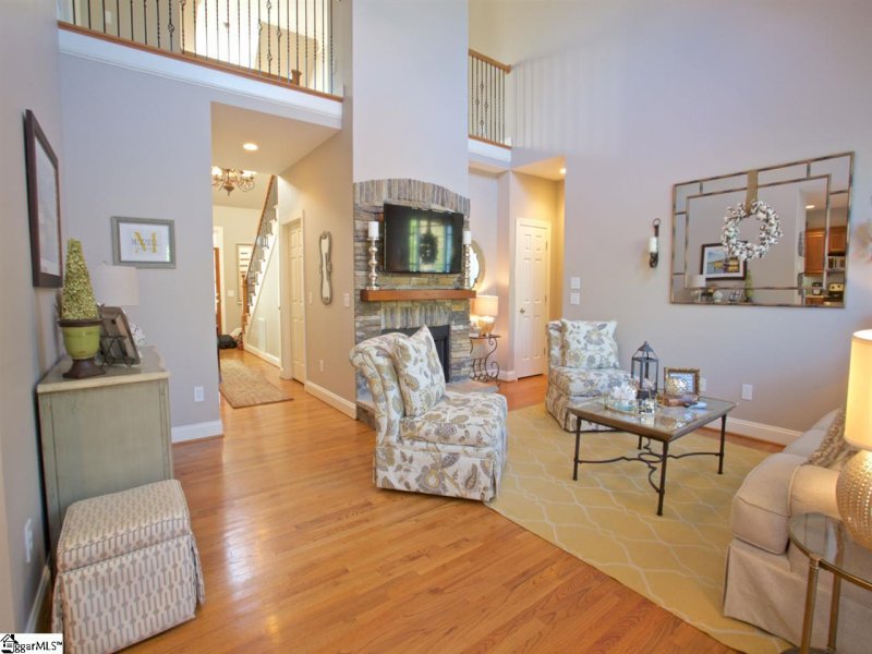 Property image 3 at 102 Holland Trace Circle, Simpsonville, SC 29681