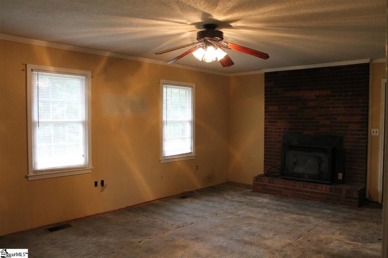 Property image 3 at 110 McCue Street, Easley, SC 29642