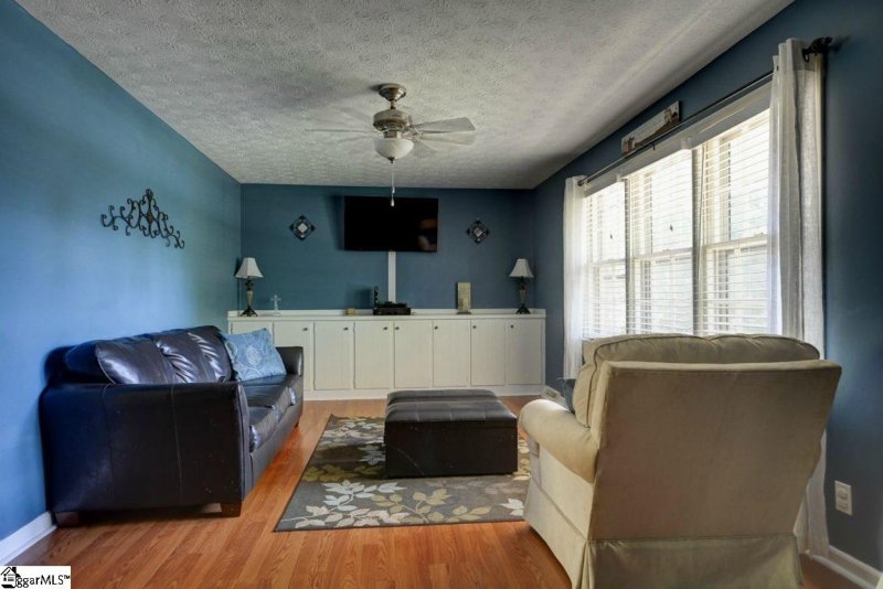 Property image 5 at 209 S Rockview Drive, Greenville, SC 29609