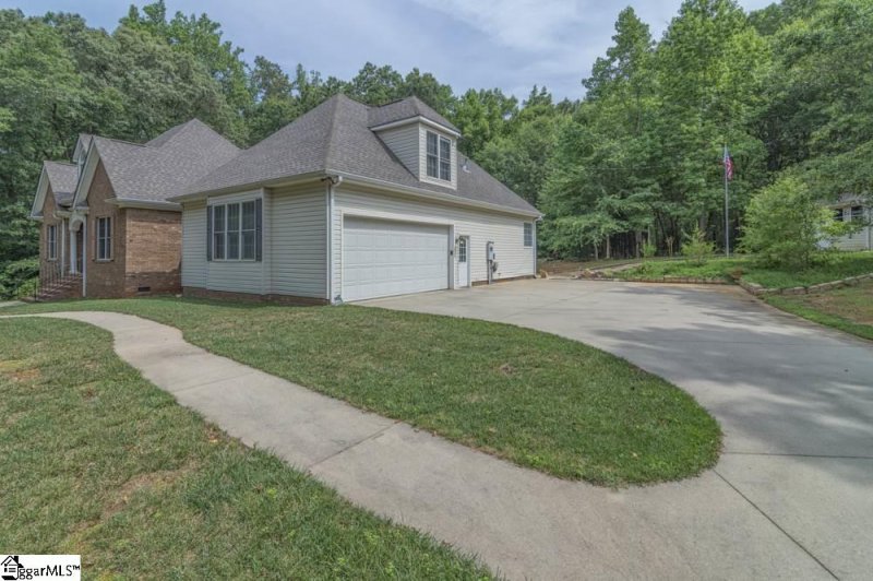Property image 3 at 128 Greybridge Road, Pelzer, SC 29669
