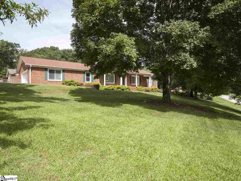 Property image 2 at 201 Timbrooke Way, Easley, SC 29642