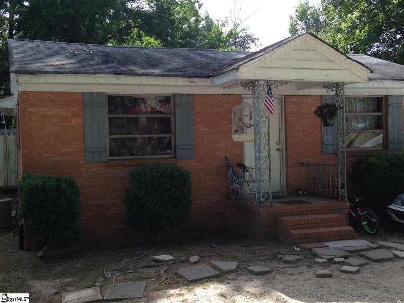 Property image 2 at 104 Piedmont Park Road, Greenville, SC 29609