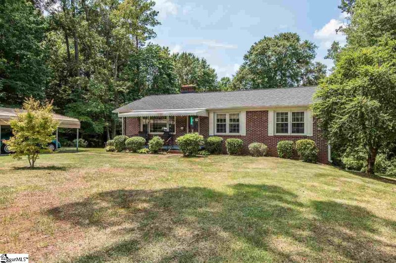 Property image 2 at 303 Harris Drive, Greer, SC 29651