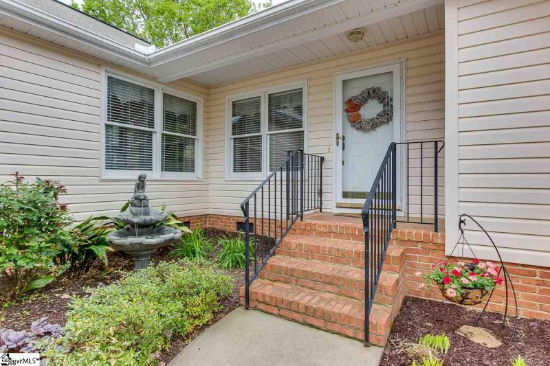 Property image 3 at 205 Plum Creek Lane, Greenville, SC 29607