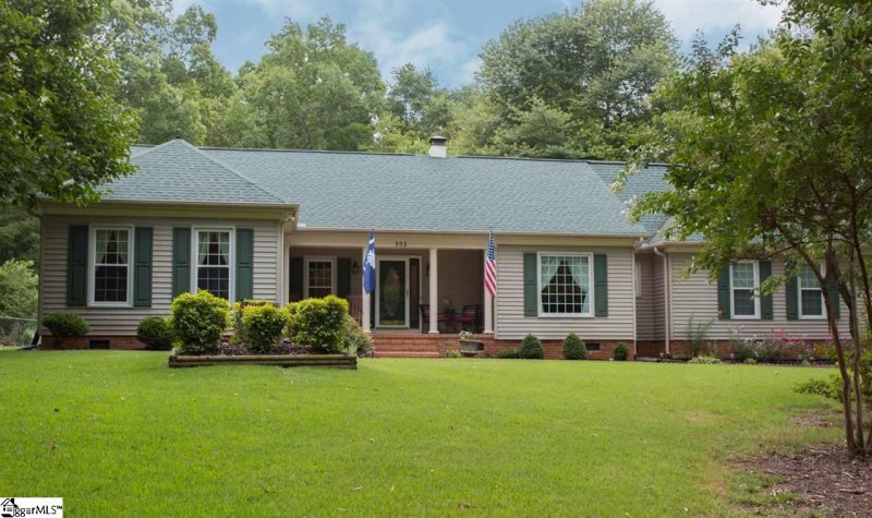 Property image 2 at 105 Shagbark Circle, Simpsonville, SC 29680