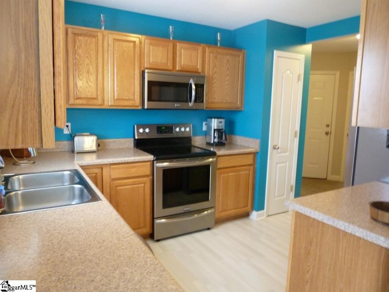 Property image 5 at 18 Cole Creek Court, Greer, SC 29651