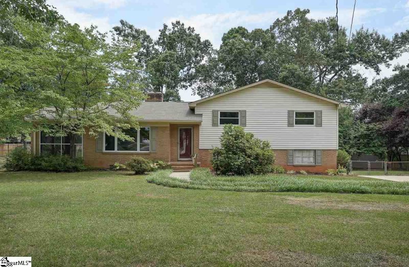 2406 E Lee Road