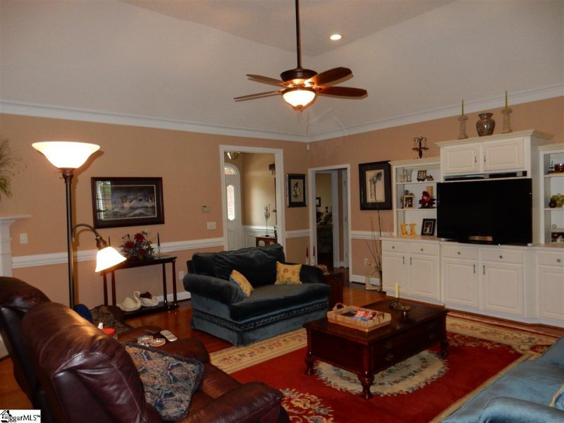 Property image 4 at 105 Chetsworth Lane, Greenville, SC 29607