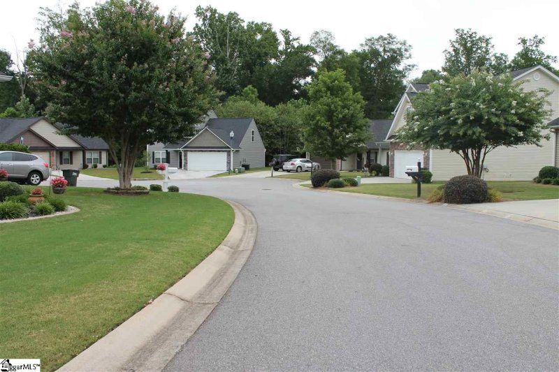 Property image 2 at 6 Rusty Court, Simpsonville, SC 29680