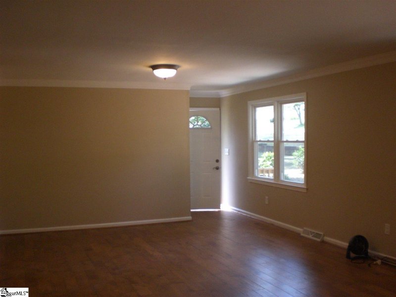 Property image 2 at 3 Sandringham Road, Taylors, SC 29687