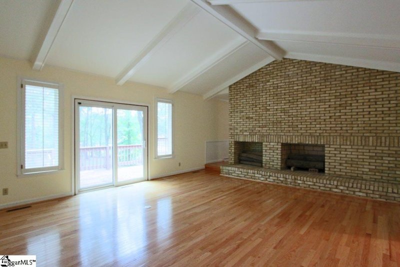 Property image 3 at 100 Lakewood Circle, Greer, SC 29651