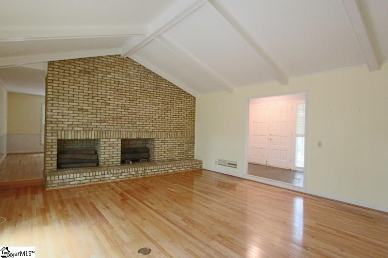 Property image 4 at 100 Lakewood Circle, Greer, SC 29651