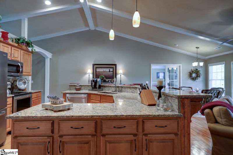 Property image 5 at 6 Nigh Oak Trace, Greer, SC 29651