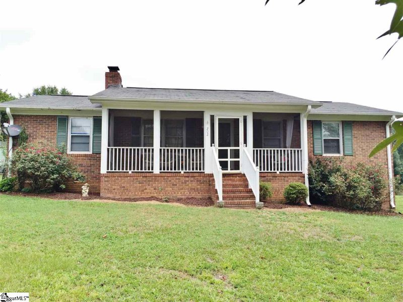 Property image 3 at 202 Green Drive, Liberty, SC 29657