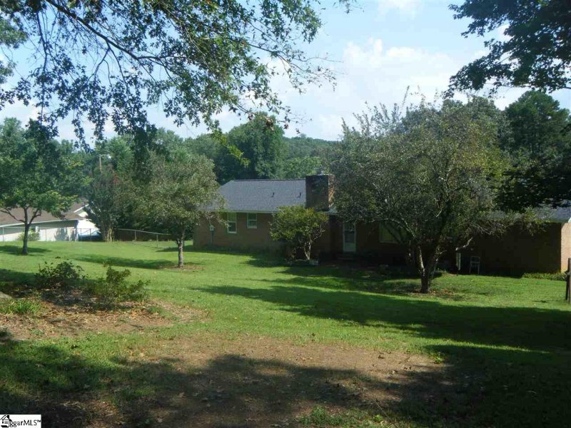 Property image 2 at 213 Stonegate Court, Easley, SC 29642