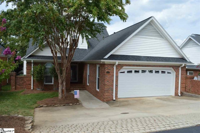 205 Greenview Circle