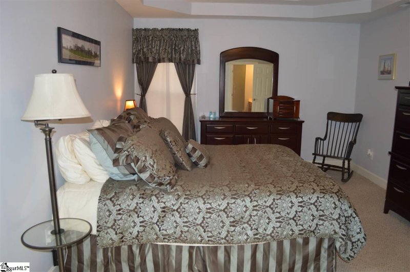 Property image 4 at 205 Greenview Circle, Greenville, SC 29609