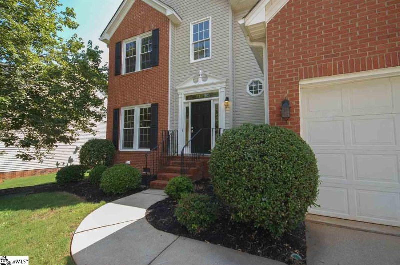 Property image 3 at 104 N Cedarbluff Court, Greer, SC 29650