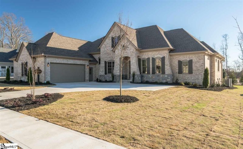 15 Maxwell Farm Drive