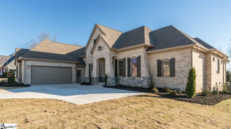 Property image 2 at 15 Maxwell Farm Drive, Simpsonville, SC 29681