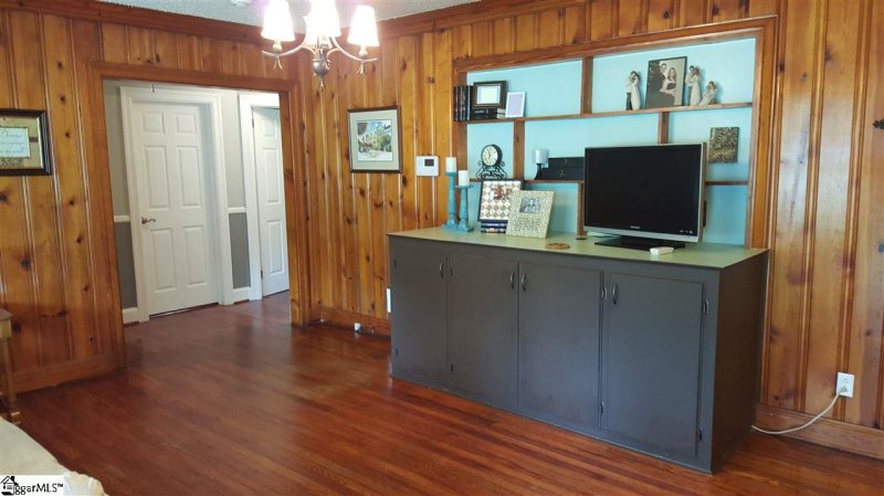 Property image 3 at 122 Wood Drive, Greer, SC 29651