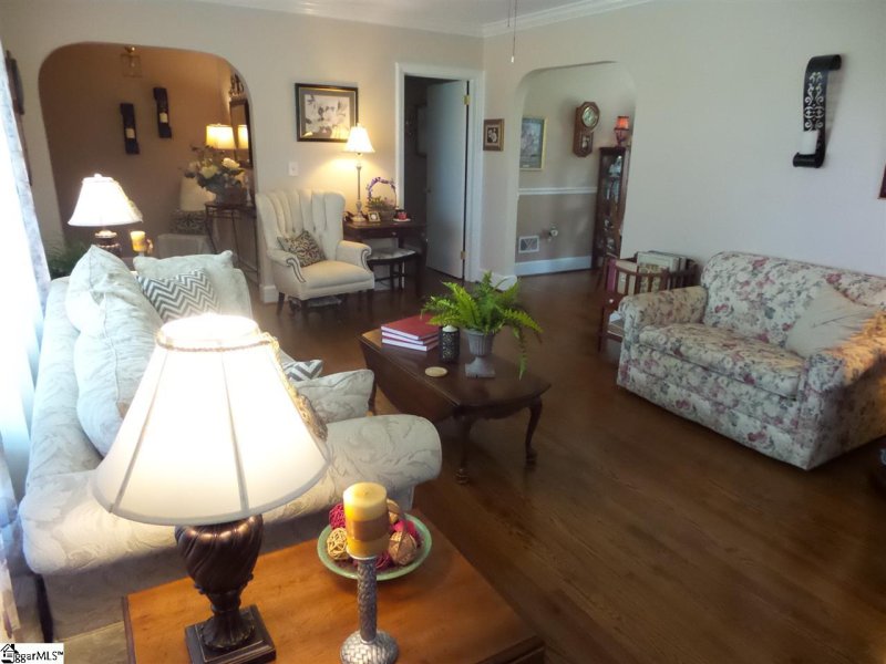 Property image 3 at 9 Cole Road, Greenville, SC 29611