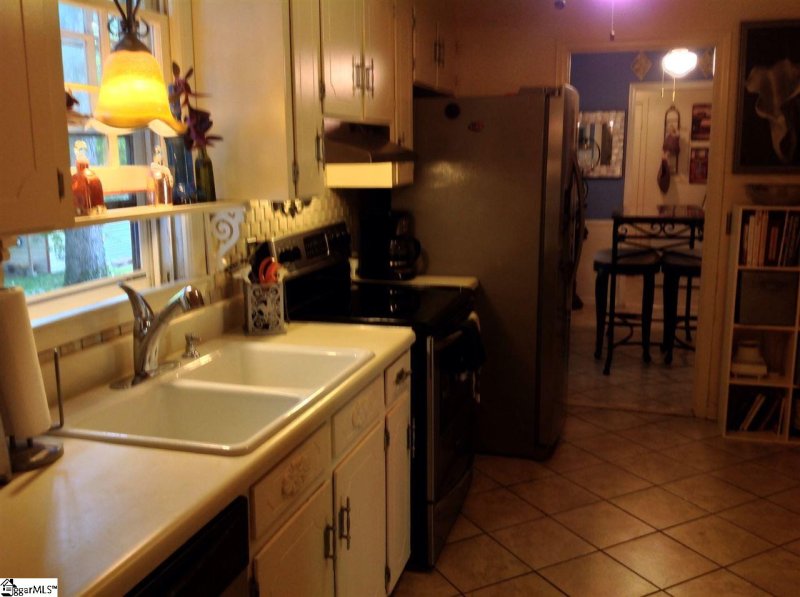 Property image 4 at 107 Windsor Street, Simpsonville, SC 29681