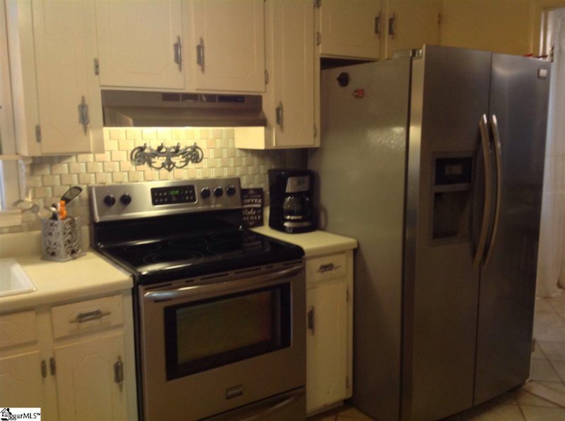 Property image 5 at 107 Windsor Street, Simpsonville, SC 29681