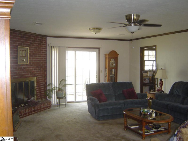 Property image 4 at 1 Georgetown Circle, Taylors, SC 29687