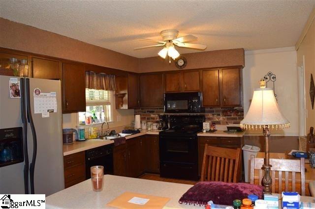 Property image 5 at 216 Singing Woods Lane, Spartanburg, SC 29301