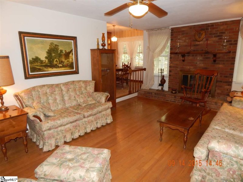 Property image 3 at 501 Cambridge Drive, Spartanburg, SC 29301-9301