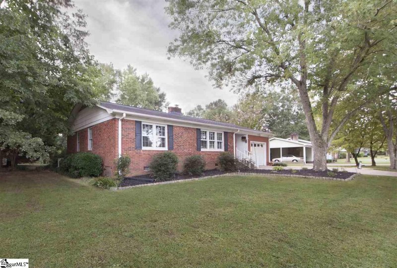 Property image 2 at 202 Farrar Lane, Greer, SC 29650