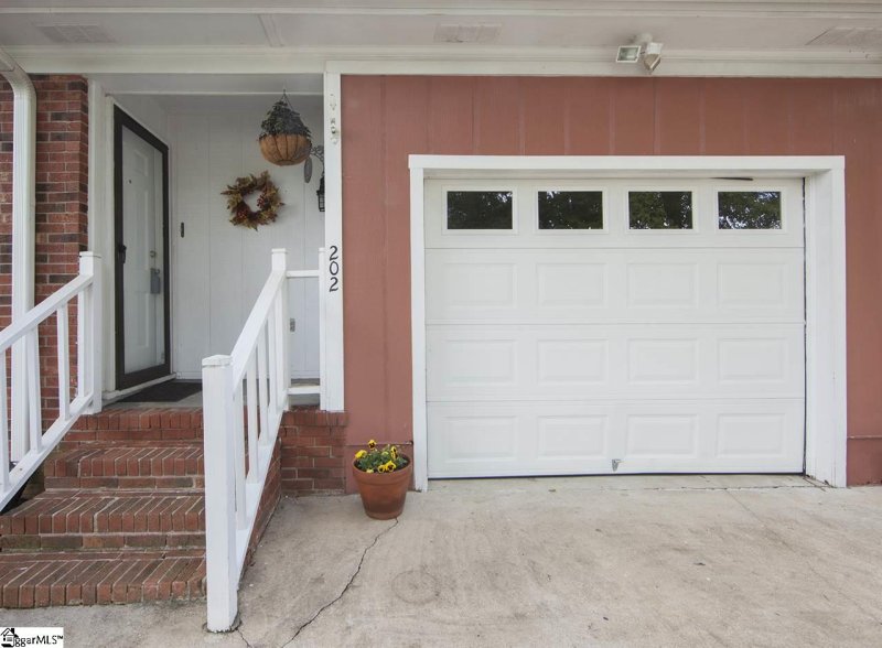 Property image 3 at 202 Farrar Lane, Greer, SC 29650