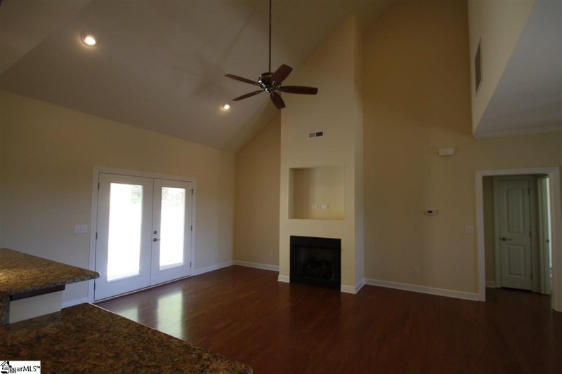 Property image 4 at 19 Gerru Court, Taylors, SC 29687