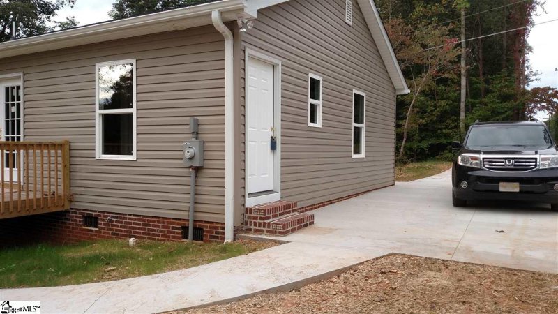 Property image 4 at 141 PINETREE Lane, Easley, SC 29640