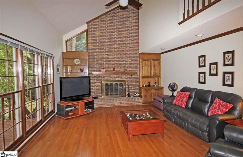 Property image 4 at 215 BURNING BUSH Road, Greenville, SC 29607