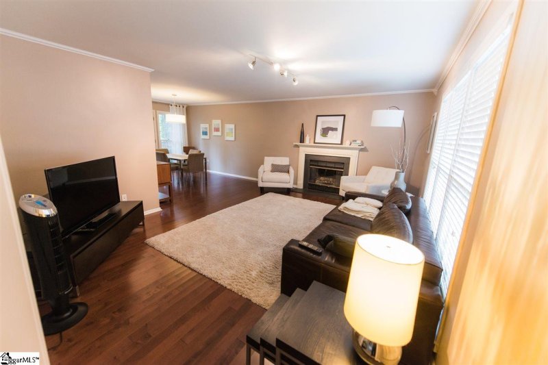 Property image 2 at 402 Halifax Drive, Greenville, SC 29615