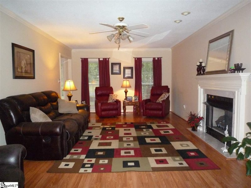 Property image 2 at 218 E Autumn Ridge Road, Moore, SC 29369