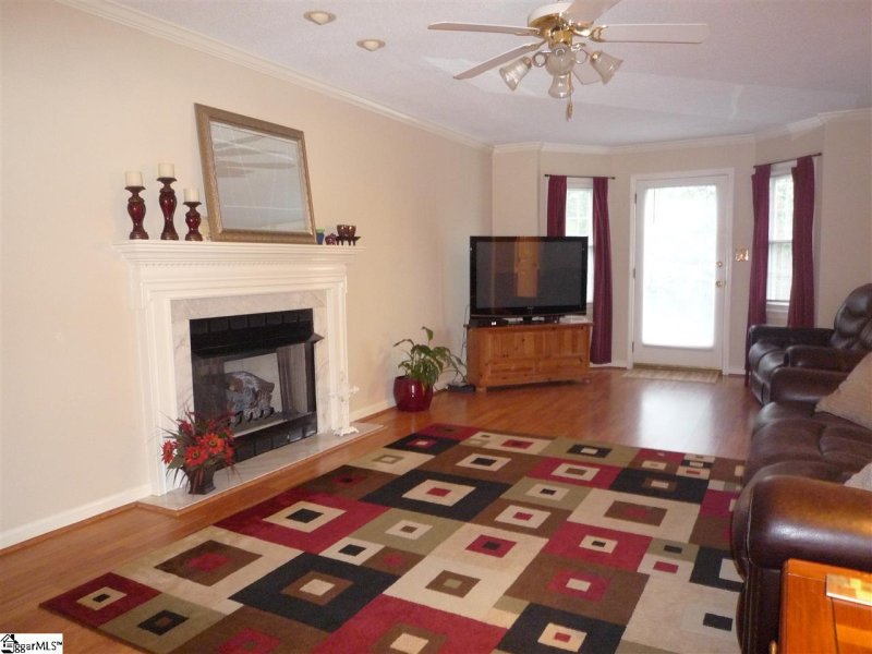 Property image 3 at 218 E Autumn Ridge Road, Moore, SC 29369