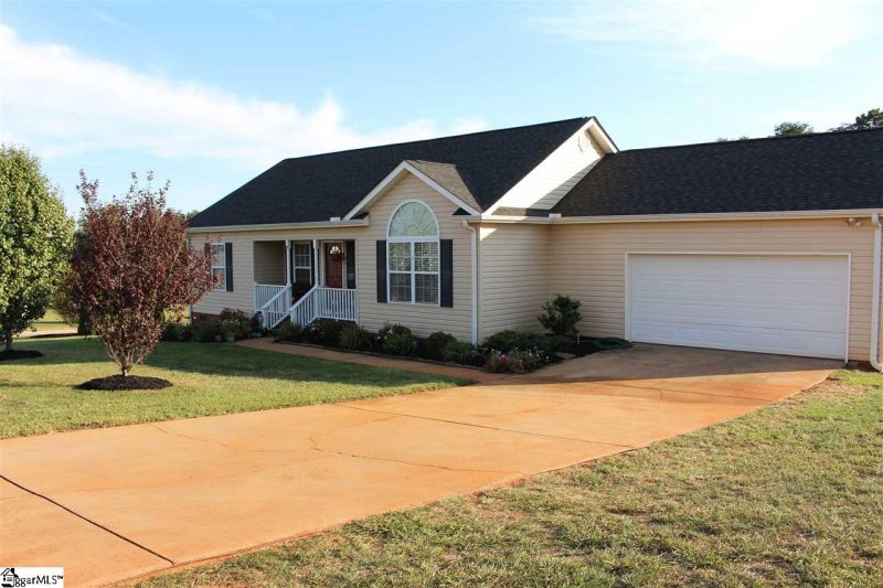 Property image 2 at 201 Conner Drive, Greer, SC 29651