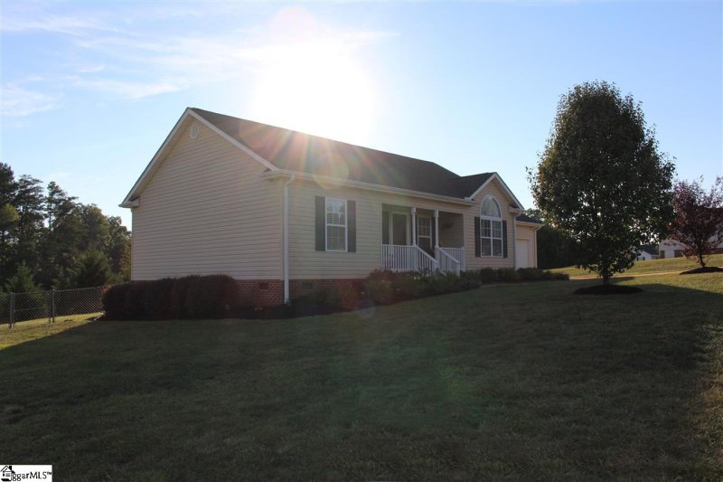 Property image 4 at 201 Conner Drive, Greer, SC 29651